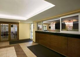 Travelodge by Wyndham Lansing IL 3