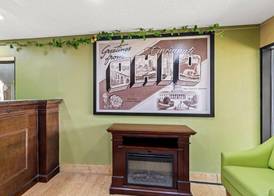Super 8 by Wyndham Cincinnati-Springdale OH 3