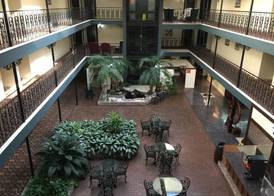 Royal Suites Baton Rouge near LSU and Airport 4