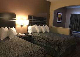 Days Inn & Suites by Wyndham Houston North - Spring 4