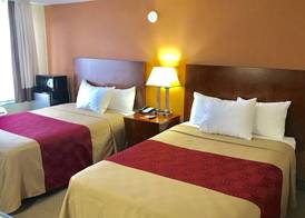Econo Lodge Lakes Region 5