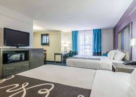 La Quinta by Wyndham Kansas City Airport 5