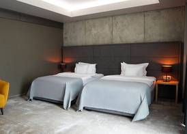 Aniroc Signature Hotel 4