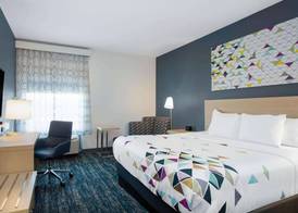 La Quinta Inn & Suites by Wyndham Manassas, VA- Dulles Airport 3