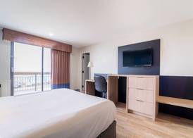 The Jordan Hotel Ramada by Wyndham 5
