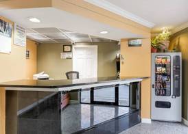 Super 8 by Wyndham Indianapolis-Southport Rd 2