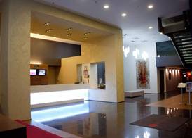 Ramada by Wyndham Oradea 3