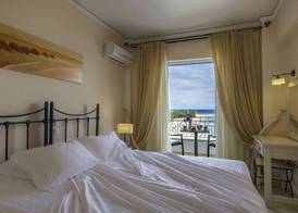 Oasis Beach Hotel 5