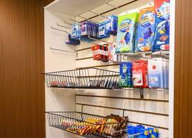 Days Inn & Suites by Wyndham Niagara Falls/Buffalo 4