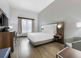 Best Western Plus First Coast Inn and Suites 4