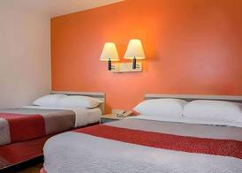 Super 8 by Wyndham Turlock 4