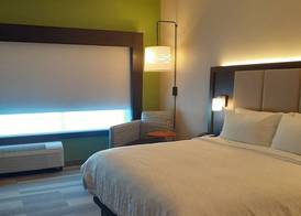 Holiday Inn Express & Suites RICHBURG by IHG 4