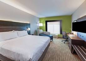 Holiday Inn Express & Suites SEALY by IHG 4