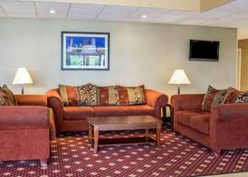 Howard Johnson by Wyndham Columbus State Fairgrounds I-71 3