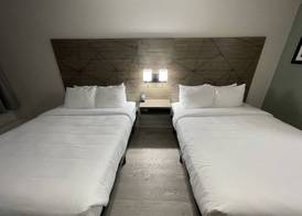 Quality Inn & Suites Airport-Cruise Port Hollywood 4