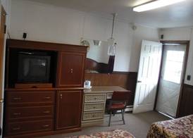 Jade Inn Motel 4