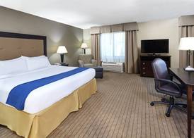 Holiday Inn Express & Suites MADISON-VERONA by IHG 2