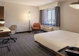 Courtyard by Marriott Baldwin Park 4