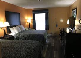 Days Inn by Wyndham Sarasota Bay 5