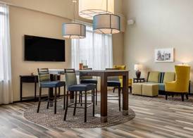 Comfort Inn & Suites Pittsburgh-Northshore 4