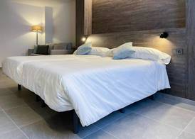Hotel Quatre Llunes 2
