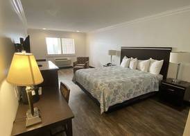 Ocean Surf Inn & Suites 5