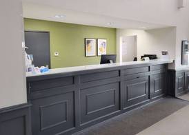 Super 8 by Wyndham Aurora/Naperville Area 4