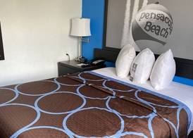 Super 8 by Wyndham Pensacola 5