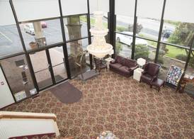 Hampton Falls Inn 3
