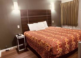 Red Carpet Inn 5