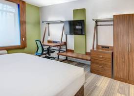 Holiday Inn Express & Suites WOODBRIDGE by IHG 2