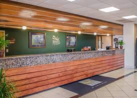 Quality Inn & Suites Pensacola Bayview 4