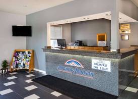 Howard Johnson by Wyndham Gananoque 3