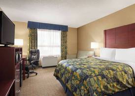 Travelodge by Wyndham Oshawa Whitby 2