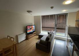 Immaculate 2-bed Duplex Apartment in Leeds 4