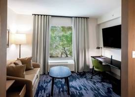 Fairfield by Marriott Inn & Suites Louisville Airport 5