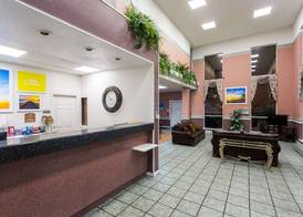 Days Inn & Suites by Wyndham Port Richey 3