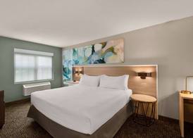 Wyndham Garden Galena Hotel & Day Spa 5