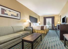 Days Inn & Suites by Wyndham Mineral Wells 3