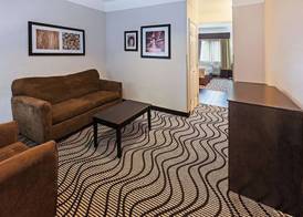 La Quinta Inn & Suites by Wyndham Pasadena 5
