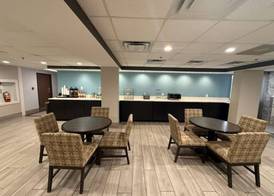 Quality Inn & Suites Detroit Metro Airport 2