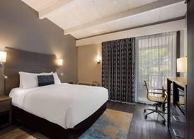 The Hub Middletown Red Bank- Best Western Signature Collection 4