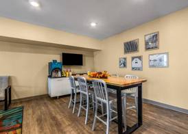 WoodSpring Suites Tamarac 2