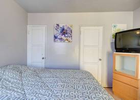 Pavilions Motel 4