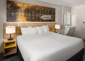 Days Inn by Wyndham Moosic 4