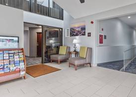 Best Western Plus, The Inn at Hampton 5