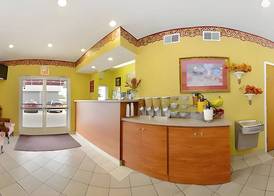 Econo Lodge Louisville Airport 2