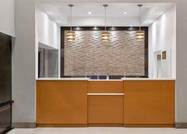 Travelodge Inn & Suites by Wyndham Anaheim on Disneyland Dr 2