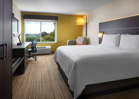 Holiday Inn Express & Suites BELMONT by IHG 2