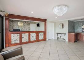 Econo Lodge Lake Charles University Area 3